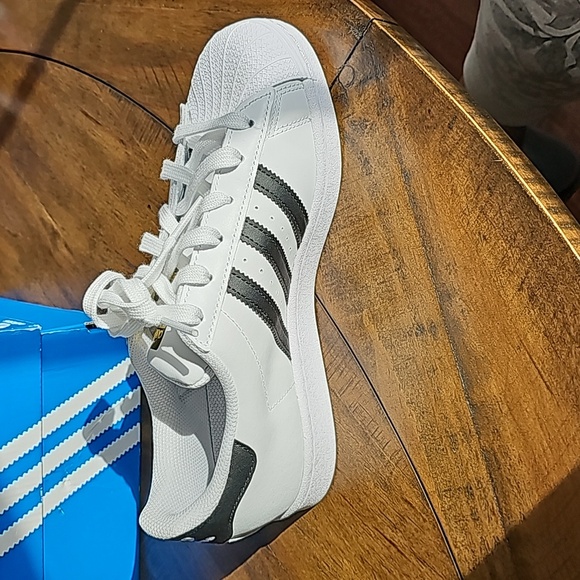 Shell Toe Adidas - Picture 8 of 8